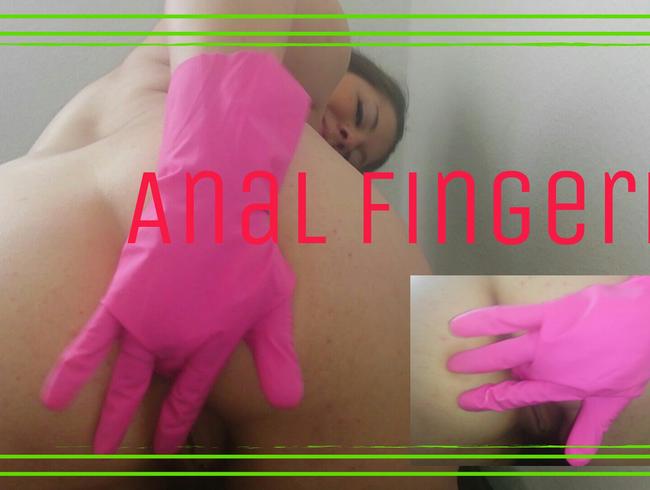 Ich finger mich Anal in Latex Handschuhen